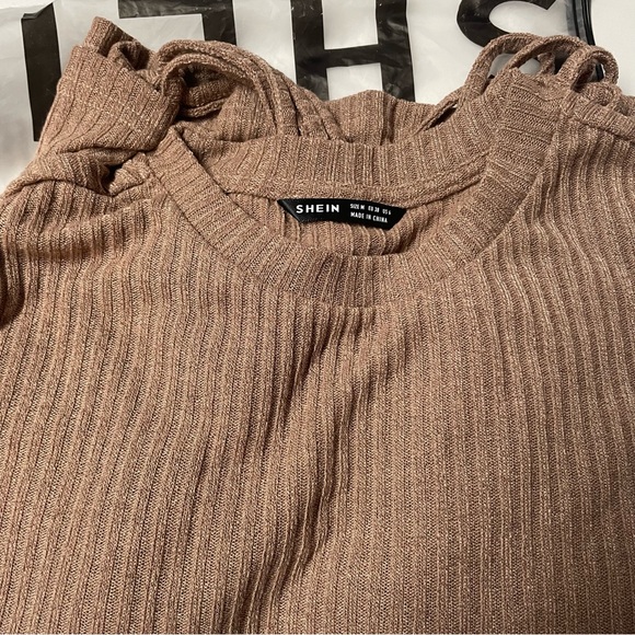 Brand New Drawstring side Rib-Knit tee - Picture 2 of 2